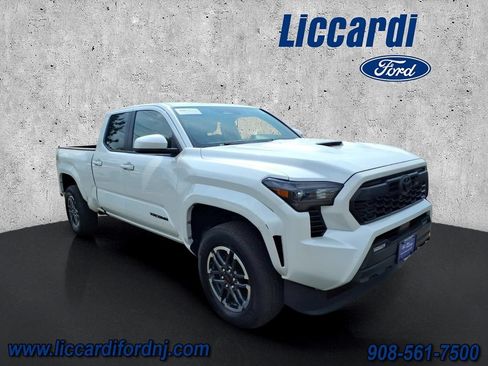 Used 2025 Toyota Tacoma TRD Sport AWD/4WD image 1