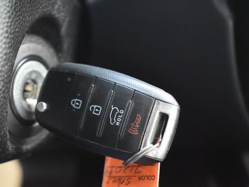 Used 2014 Kia Soul ! FWD image 22