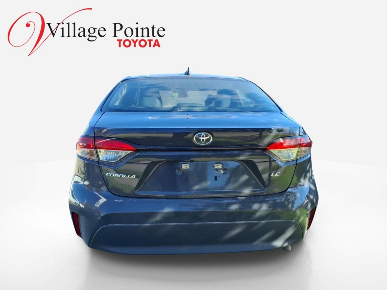 Used 2024 Toyota Corolla LE FWD image 3