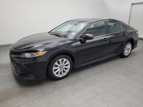 Used 2020 Toyota Camry LE image 2