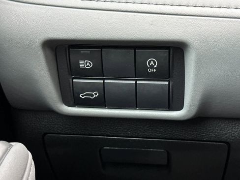 Used 2023 Toyota Highlander XLE image 30