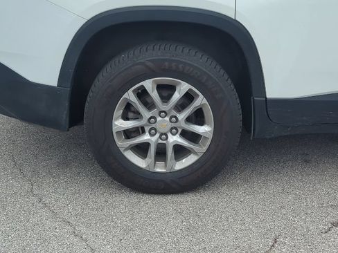 Used 2021 Chevrolet Traverse LT FWD image 34