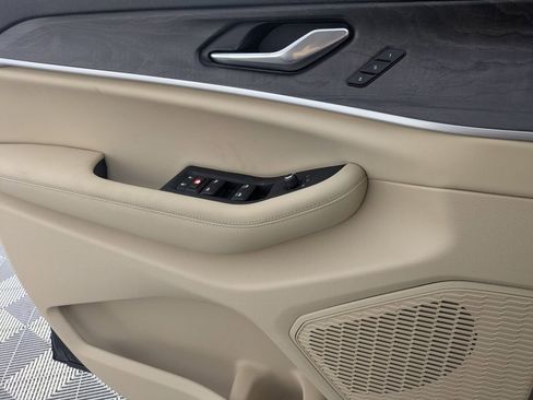 New 2025 Jeep Grand Cherokee Limited image 22