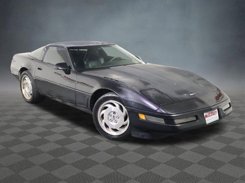 Used 1995 Chevrolet Corvette Coupe RWD image 2