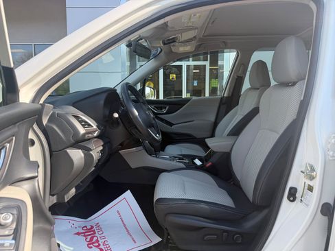 Used 2020 Subaru Forester Premium image 13