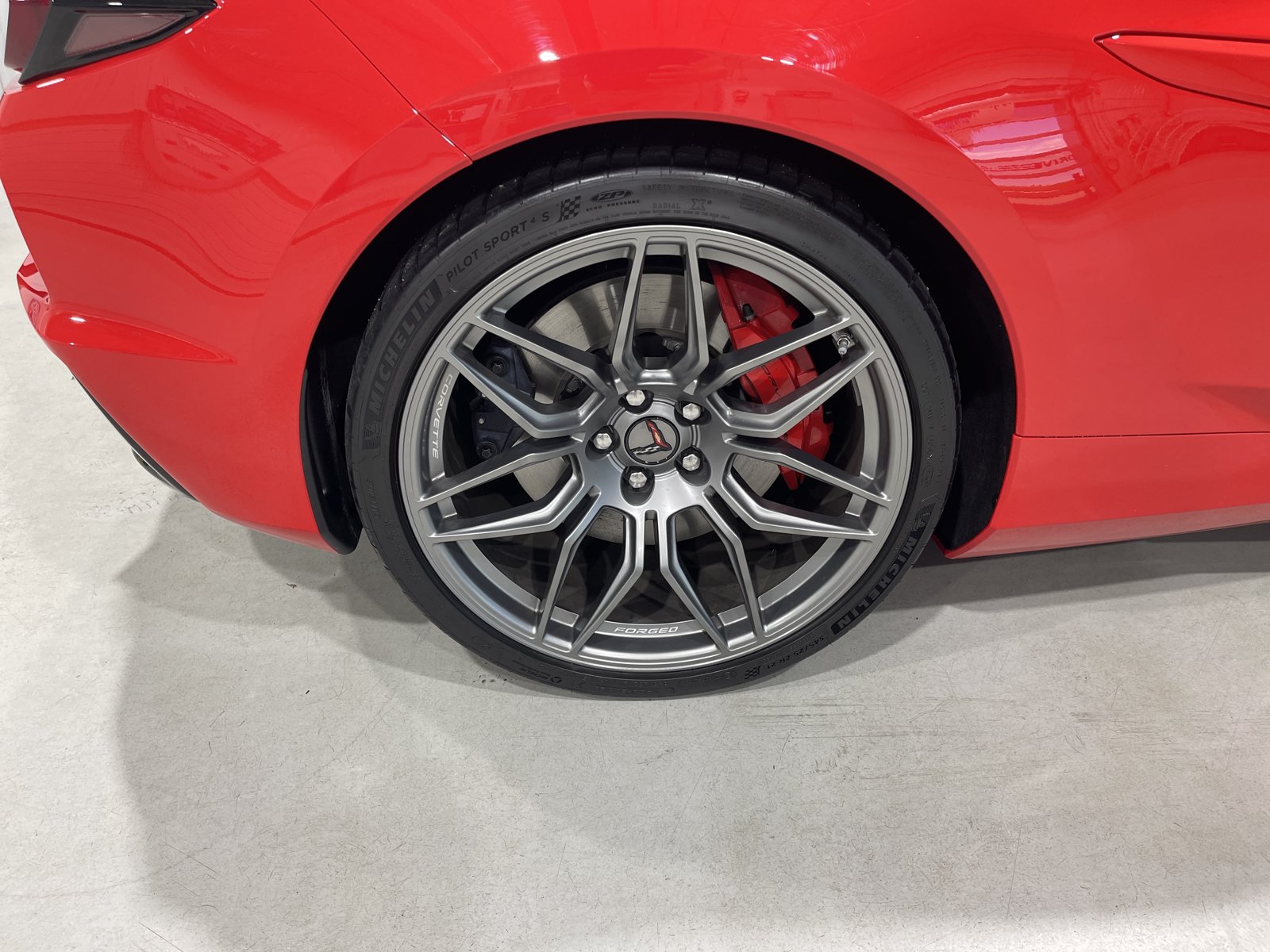 Used 2025 Chevrolet Corvette Z06 RWD image 10