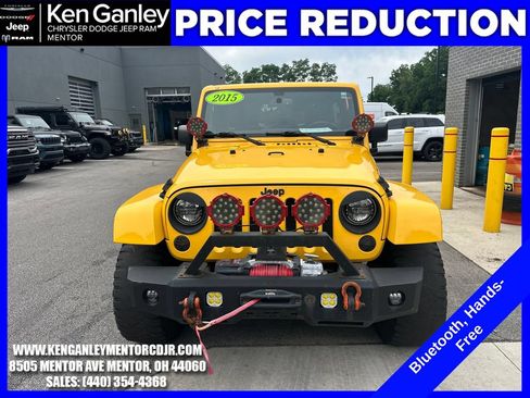 Used 2015 Jeep Wrangler Unlimited Sahara w/ Dual Top Group AWD/4WD image 2
