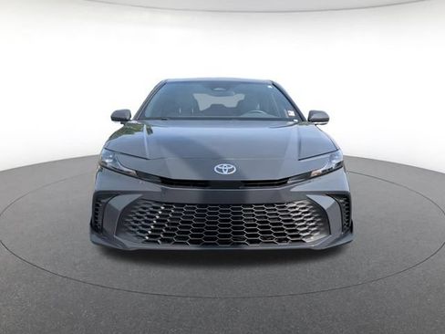 Used 2025 Toyota Camry SE FWD image 9