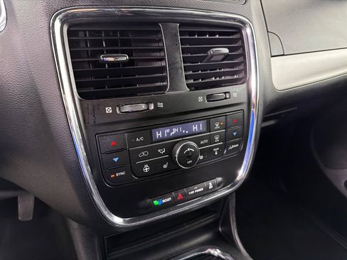 Used 2019 Dodge Grand Caravan GT image 18