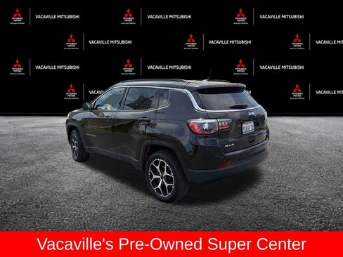 Used 2025 Jeep Compass Limited AWD/4WD image 4