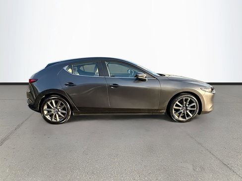 Used 2021 MAZDA MAZDA3 s image 8