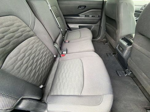 Used 2025 Nissan Pathfinder SV AWD/4WD image 33