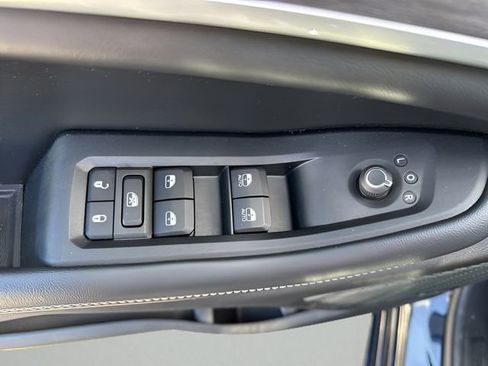 Used 2023 Jeep Grand Cherokee 30th Anniversary AWD/4WD image 11