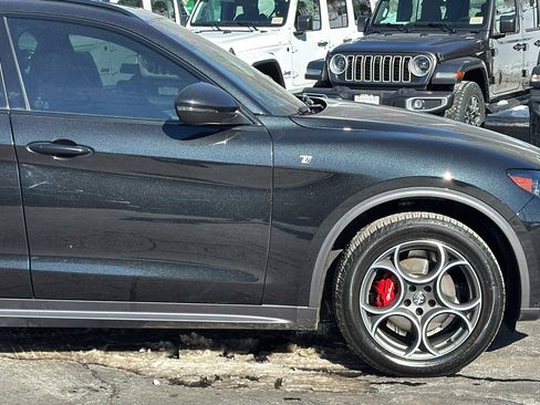 Used 2024 Alfa Romeo Stelvio Ti image 3