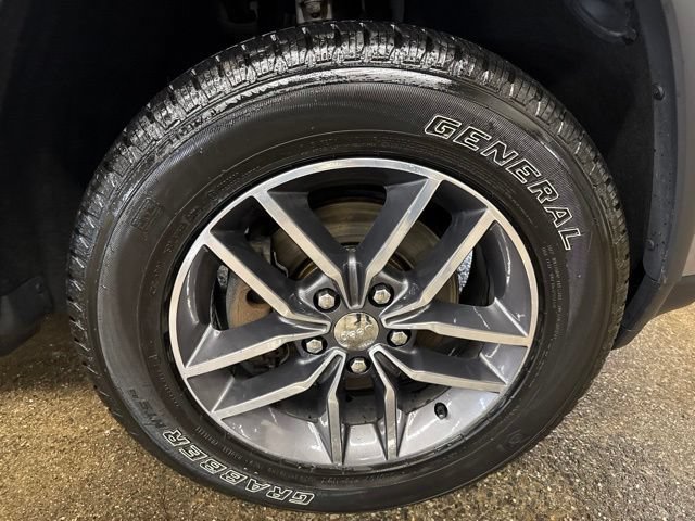 Used 2017 Jeep Grand Cherokee Limited AWD/4WD image 9