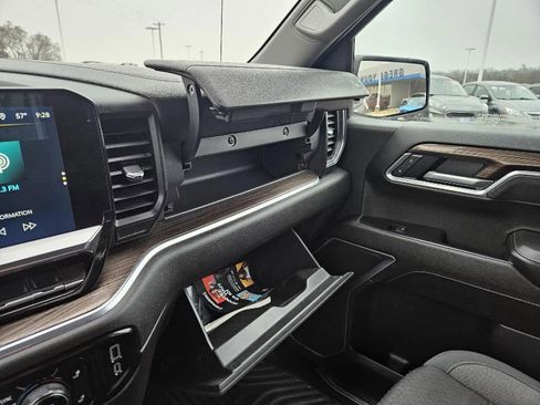 Used 2022 Chevrolet Silverado 1500 LTZ w/ LTZ Premium Package image 16