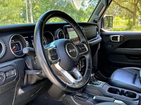 Used 2021 Jeep Wrangler Unlimited Sahara AWD/4WD image 14