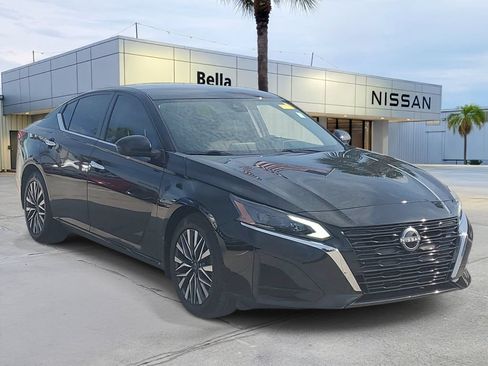 Certified 2023 Nissan Altima 2.5 SV FWD image 8