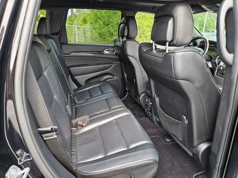 Used 2018 Jeep Grand Cherokee Overland AWD/4WD image 19