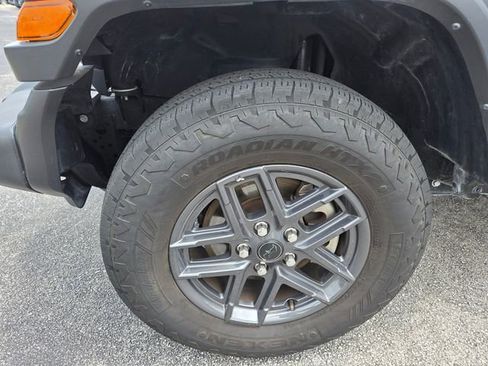 Used 2025 Jeep Wrangler Unlimited Sport AWD/4WD image 16