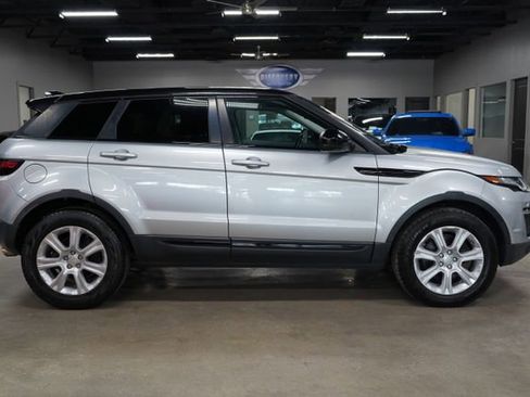 Used 2017 Land Rover Range Rover Evoque SE Premium AWD/4WD image 6