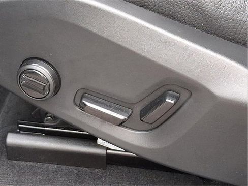 Certified 2025 Volvo XC60 B5 Plus image 11