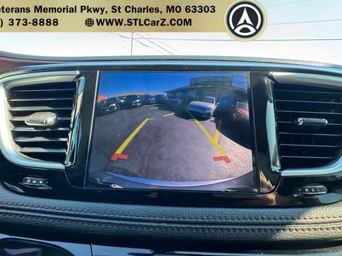 Used 2020 Chrysler Pacifica Limited image 13