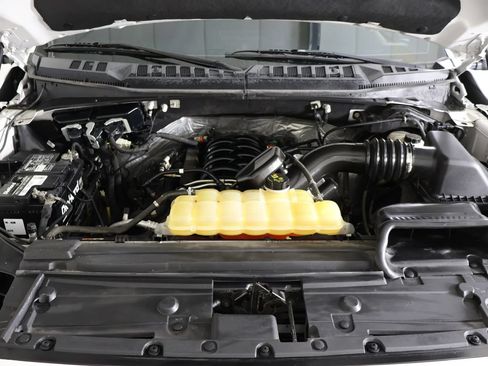 Used 2018 Ford F150 XLT w/ Equipment Group 302A Luxury AWD/4WD image 16
