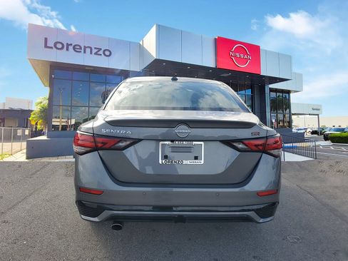 Used 2025 Nissan Sentra SR w/ SR Premium Package FWD image 5