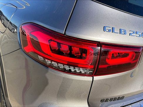 Used 2023 Mercedes-Benz GLB 250 image 39