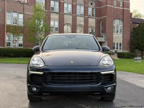 Used 2015 Porsche Cayenne Diesel AWD/4WD image 2