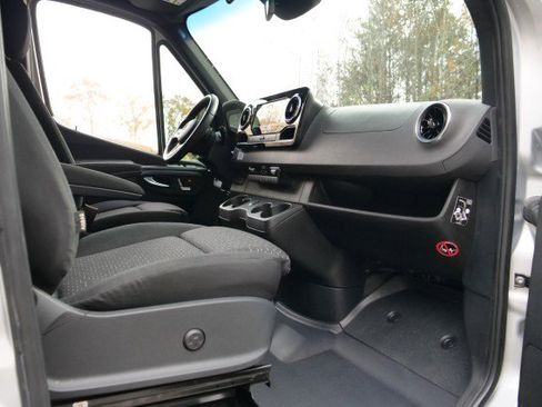 Used 2023 Mercedes-Benz Sprinter 3500 w/ Parking Package image 38