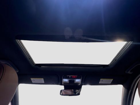 Used 2024 Kia Telluride SX image 17