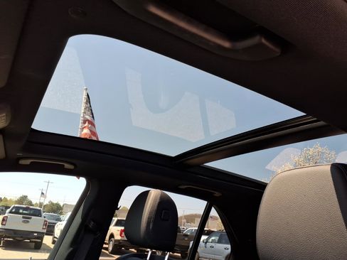 Used 2021 Mercedes-Benz GLE 350 4MATIC image 13