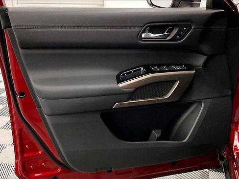 New 2025 Nissan Pathfinder Platinum w/ Cargo Package image 30