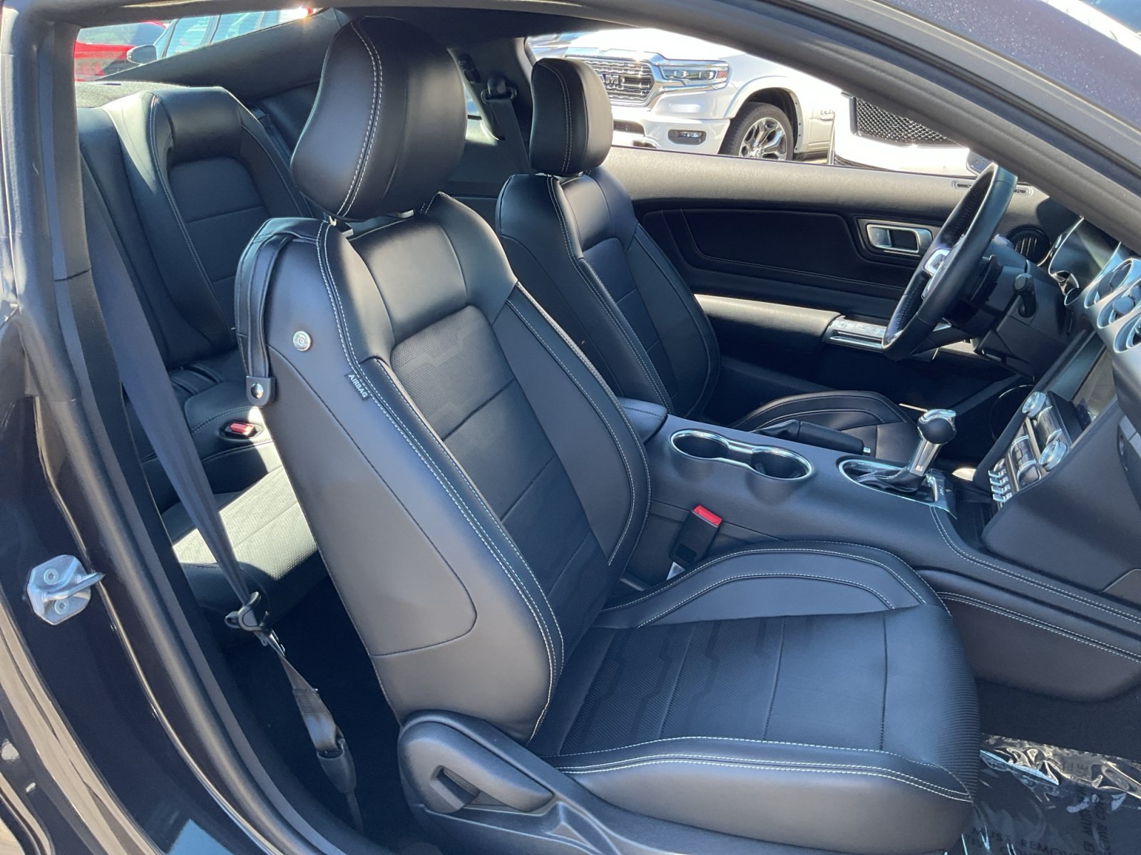 Used 2022 Ford Mustang GT Premium w/ Equipment Group 401A RWD image 21