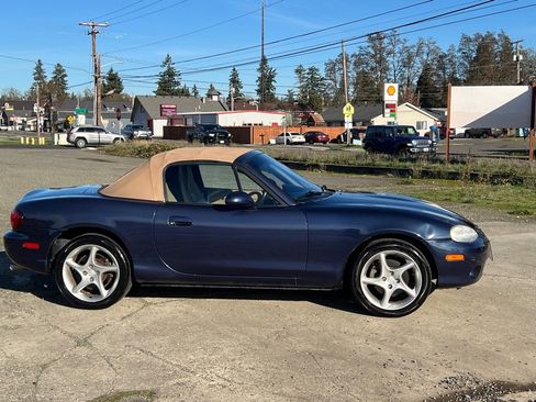 Used 2001 MAZDA MX-5 Miata image 18
