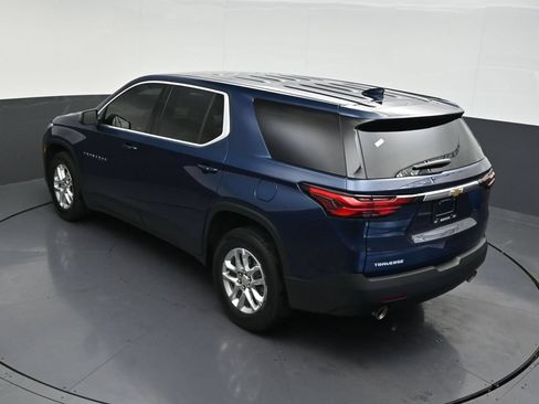 Used 2023 Chevrolet Traverse LS FWD image 18