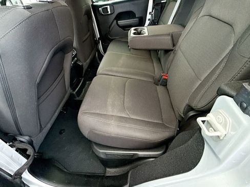 Used 2023 Jeep Wrangler Unlimited image 27