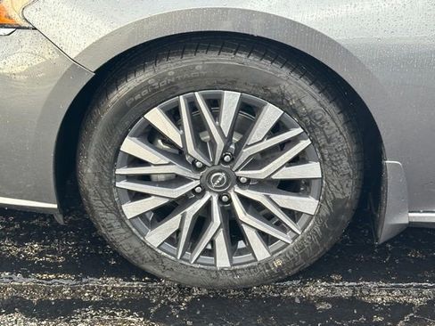Certified 2023 Nissan Altima 2.5 SV FWD image 9