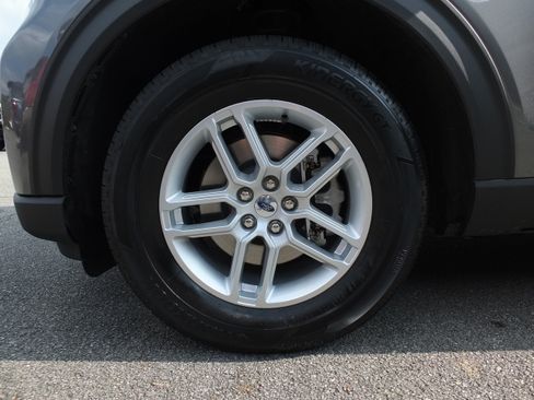 New 2026 Ford Explorer Active w/ Active Comfort Package RWD image 9