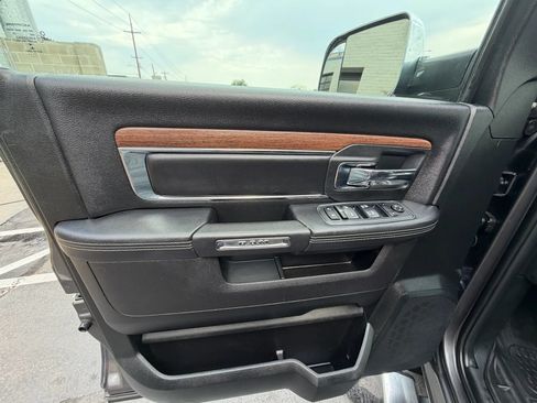 Used 2017 RAM 1500 Laramie AWD/4WD image 12