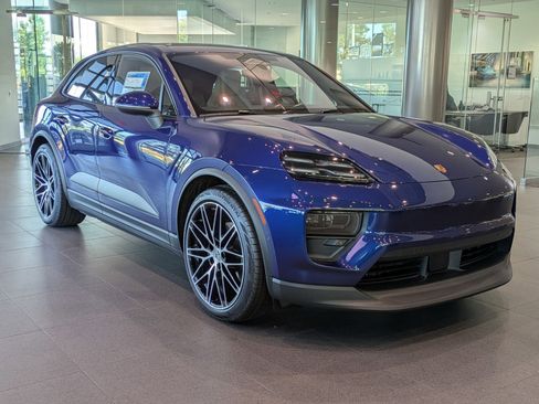 Certified 2025 Porsche Macan Electric RWD image 7