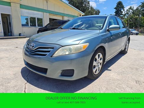 Used 2010 Toyota Camry XLE FWD image 1