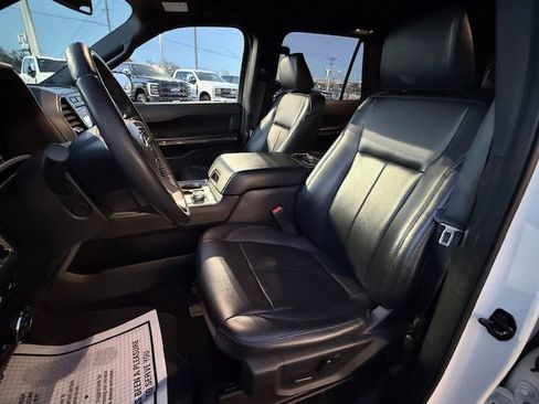 Certified 2021 Ford Expedition XLT image 10