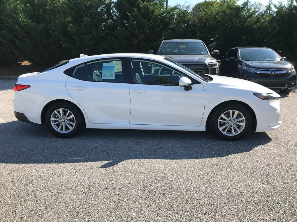 Certified 2025 Toyota Camry LE FWD image 8