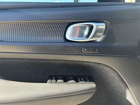 Used 2021 Volvo XC40 T5 R-Design w/ Advanced Package image 11