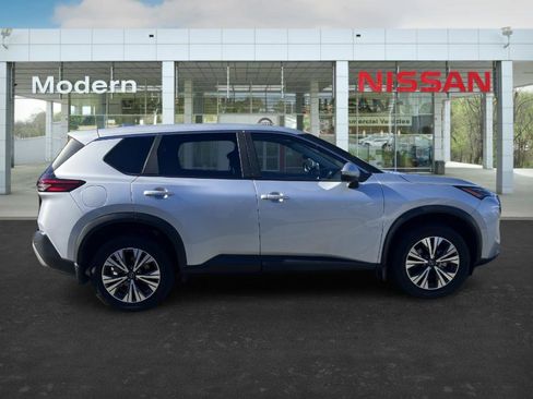 Certified 2023 Nissan Rogue SV image 6