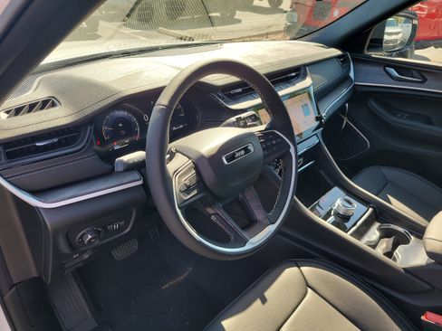 New 2026 Jeep Grand Cherokee L Limited AWD/4WD image 16