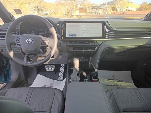 Used 2025 Toyota Camry XSE image 21
